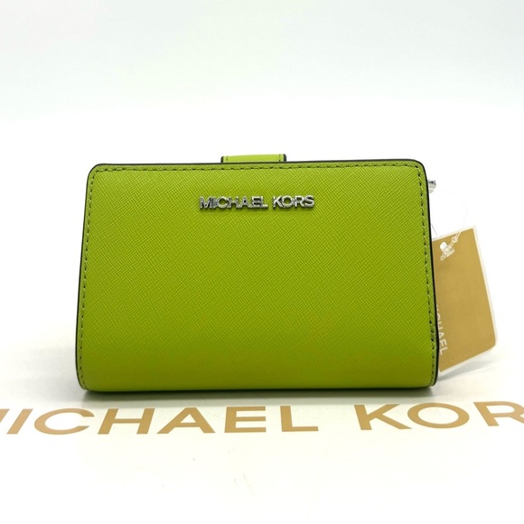 Michael Kors Medium Bifold Zip Chain Wallet Lime - Picture 1 of 8